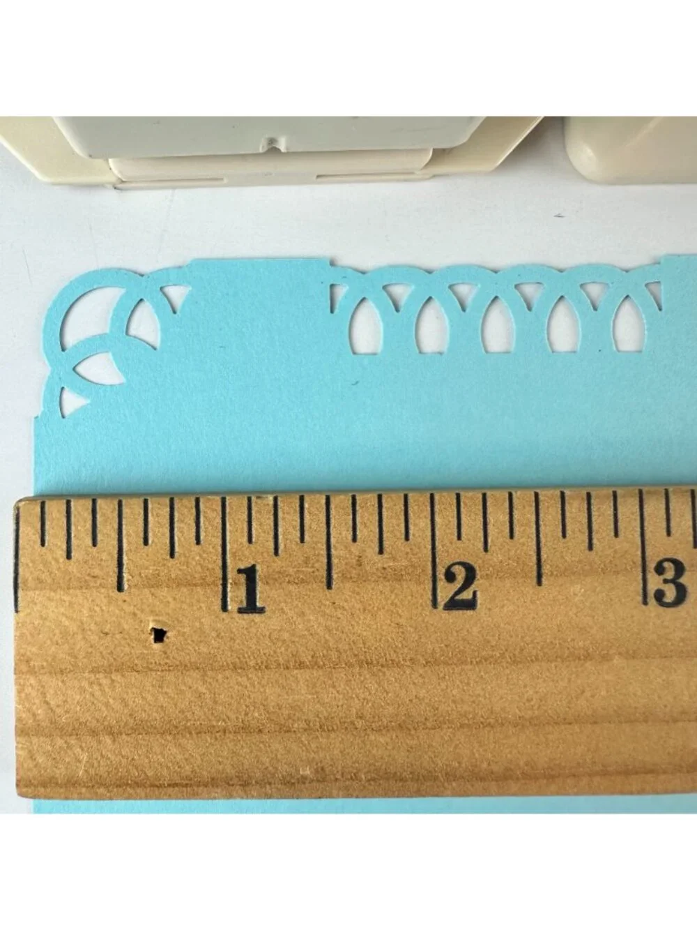 Martha Stewart Crafts Punch Around the Page Linked Circles Sharp!